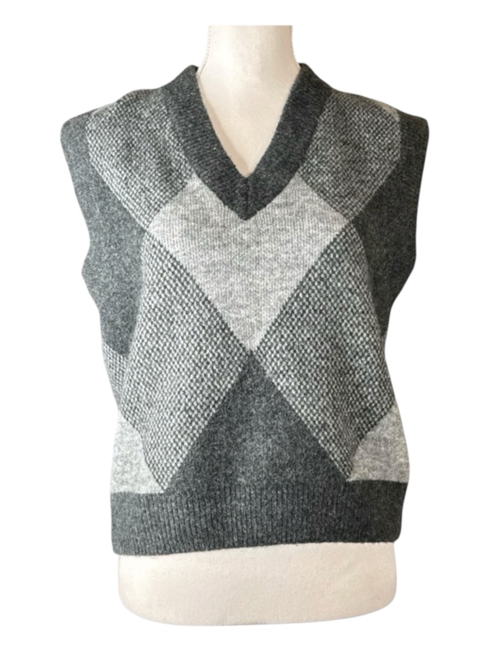 ZARA Gray Argyle Sweater Vest, Size S.